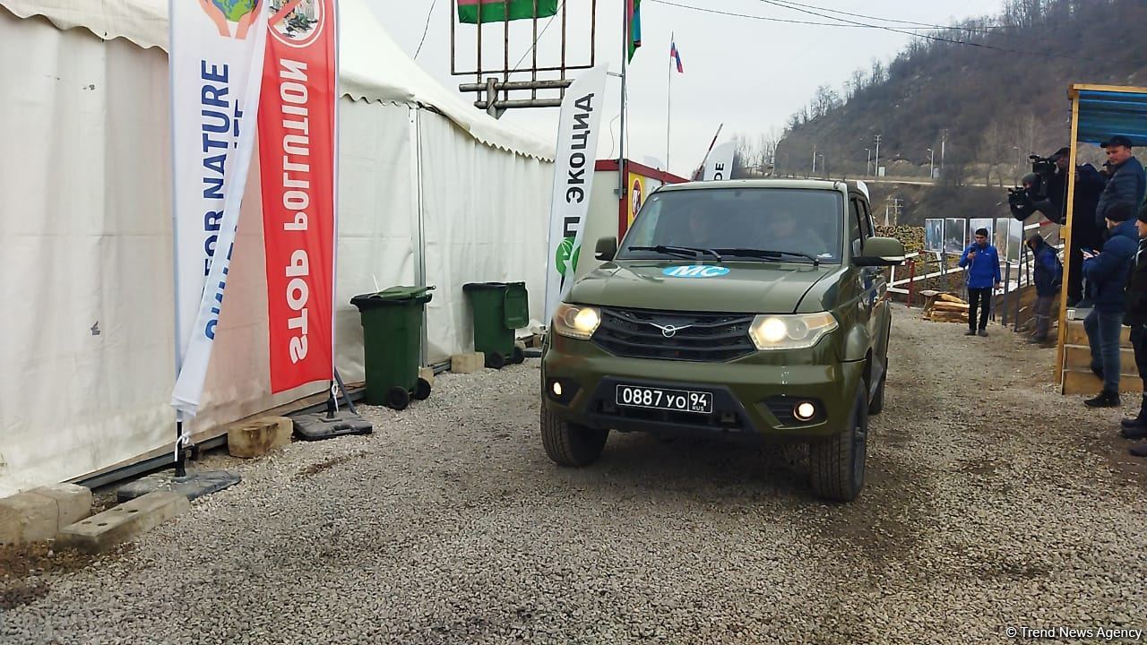 Convoy of Russian peacekeepers passes freely along Azerbaijan's Lachin-Khankendi road (PHOTO)