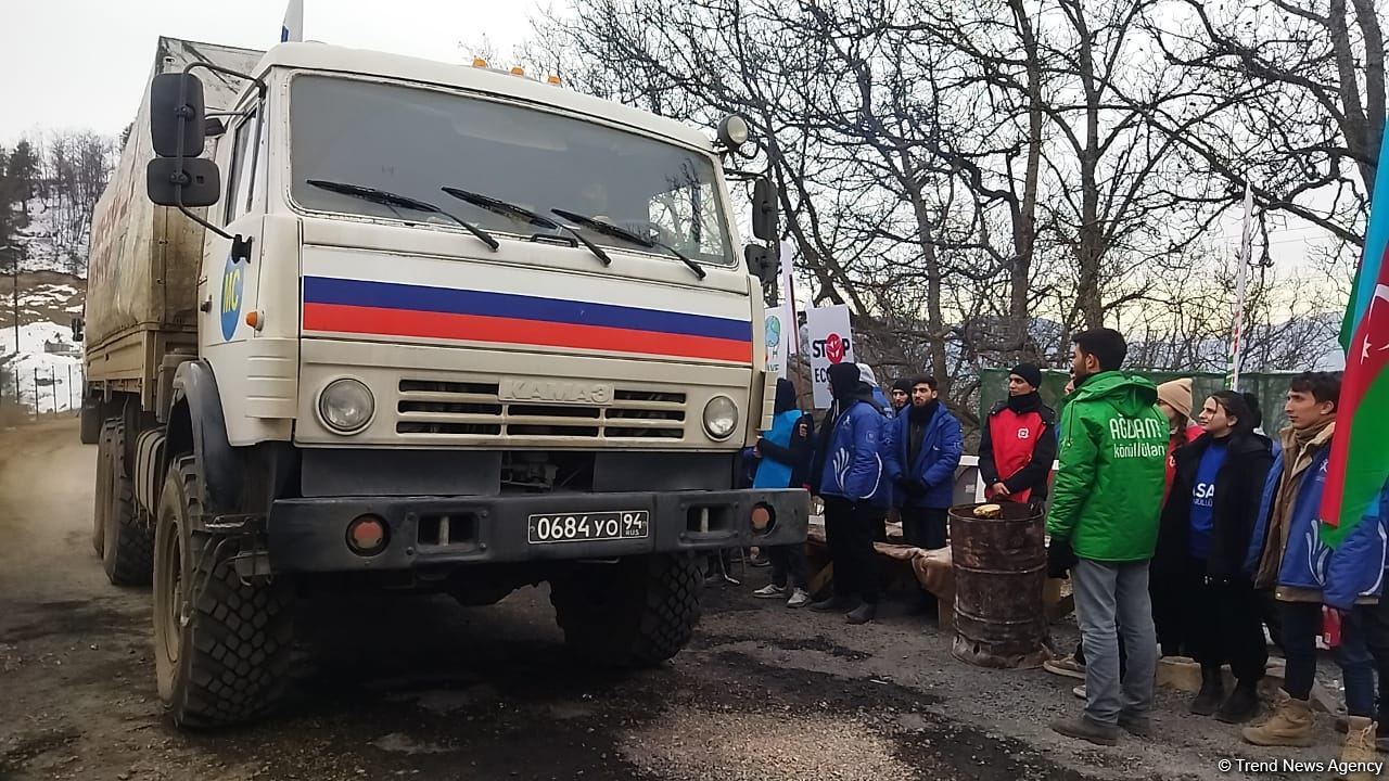 Convoy of Russian peacekeepers passes freely along Azerbaijan's Lachin-Khankendi road (PHOTO)