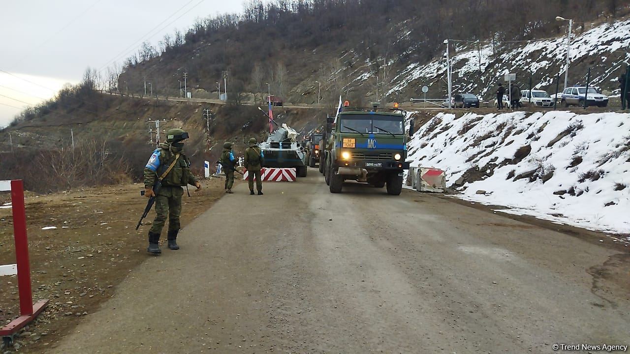 Trucks of Russian peacekeepers pass freely along Azerbaijan's Lachin-Khankendi road (PHOTO)
