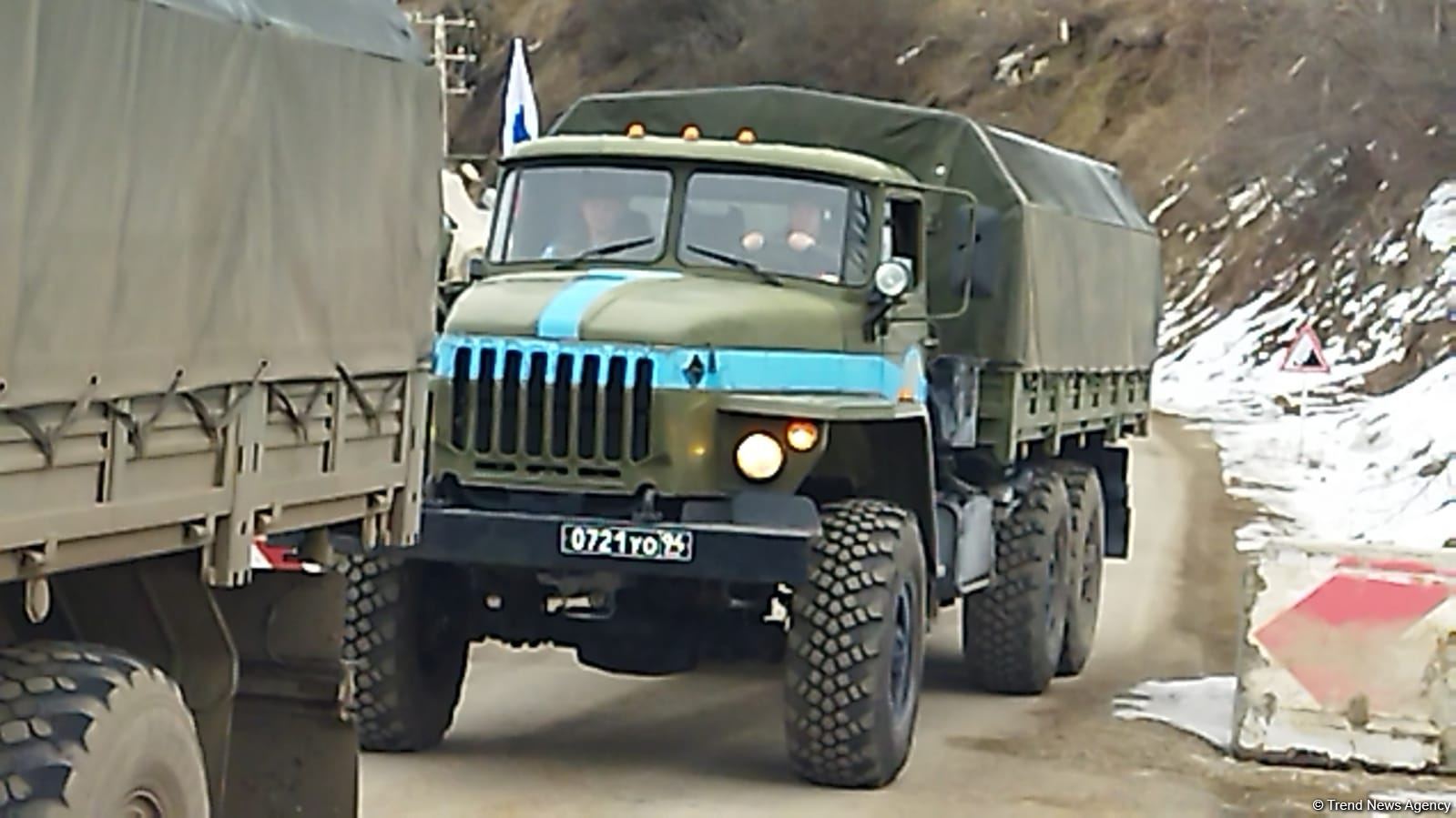 Vehicles of Russian peacekeepers pass freely along Azerbaijan's Lachin-Khankendi road (PHOTO)