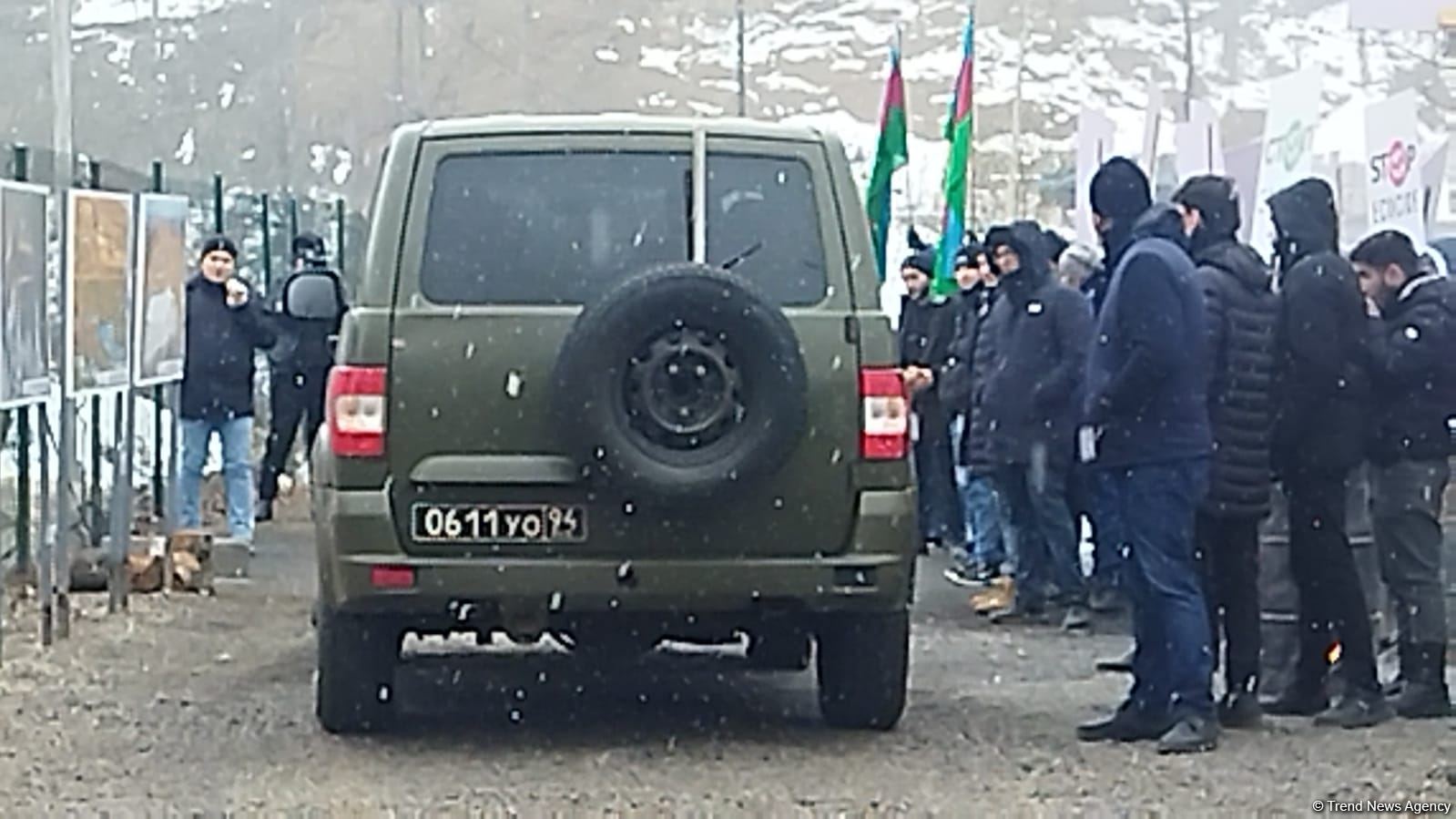 Vehicles of Russian peacekeepers pass freely along Azerbaijan's Lachin-Khankendi road (PHOTO)