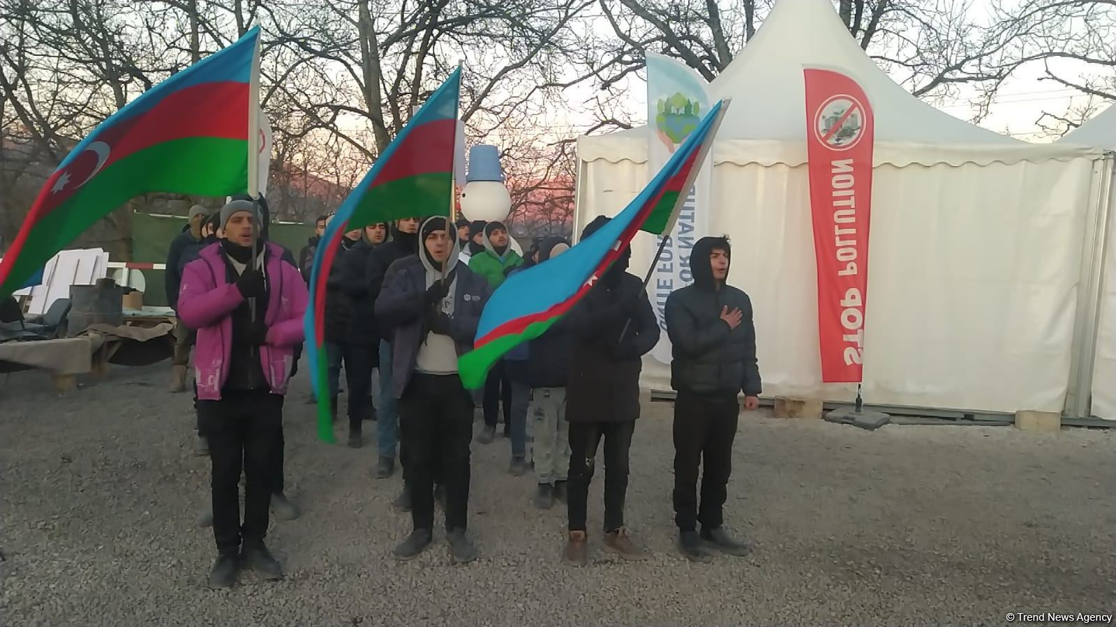 Peaceful protest of Azerbaijani eco-activists continues on Lachin-Khankendi road (PHOTO)