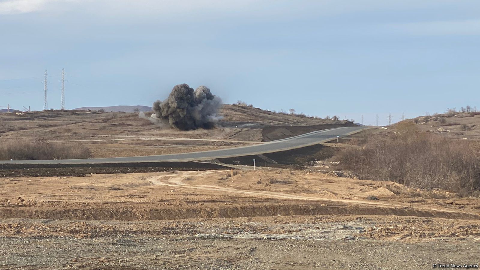 Travelers observe mine explosion process in Azerbaijan's Fuzuli (PHOTO/VIDEO)