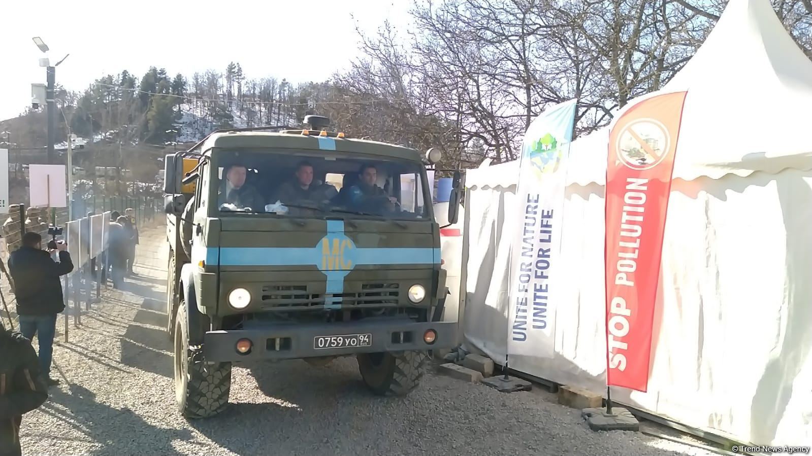 Over dozen vehicles of Russian peacekeepers pass freely along Azerbaijan's Lachin-Khankendi road (PHOTO)