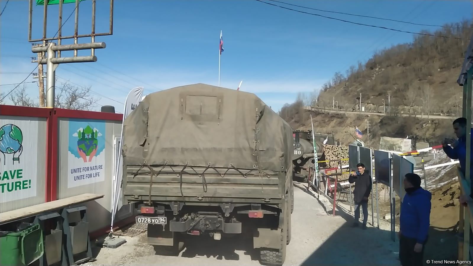 Over dozen vehicles of Russian peacekeepers pass freely along Azerbaijan's Lachin-Khankendi road (PHOTO)