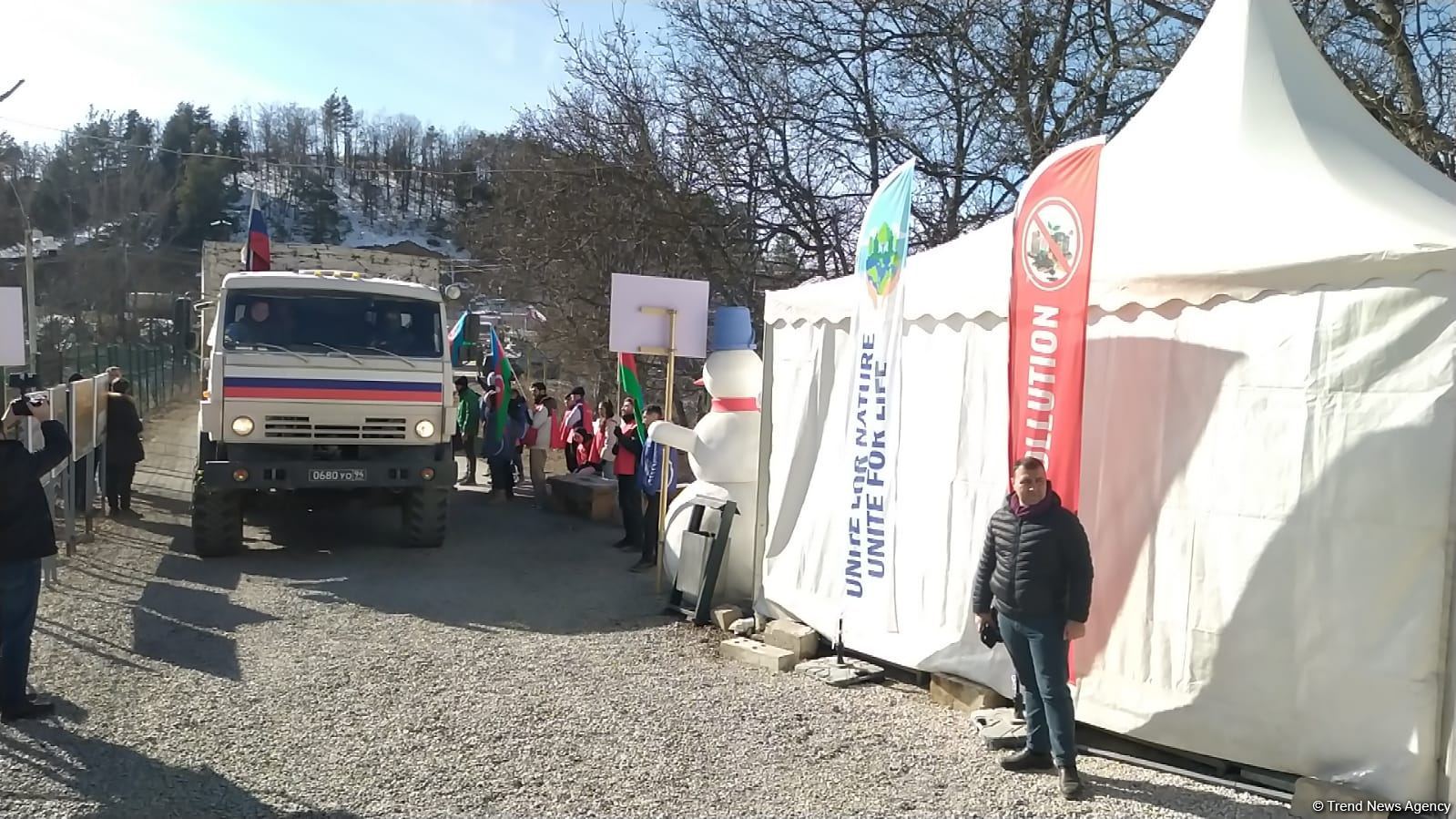 Over dozen vehicles of Russian peacekeepers pass freely along Azerbaijan's Lachin-Khankendi road (PHOTO)