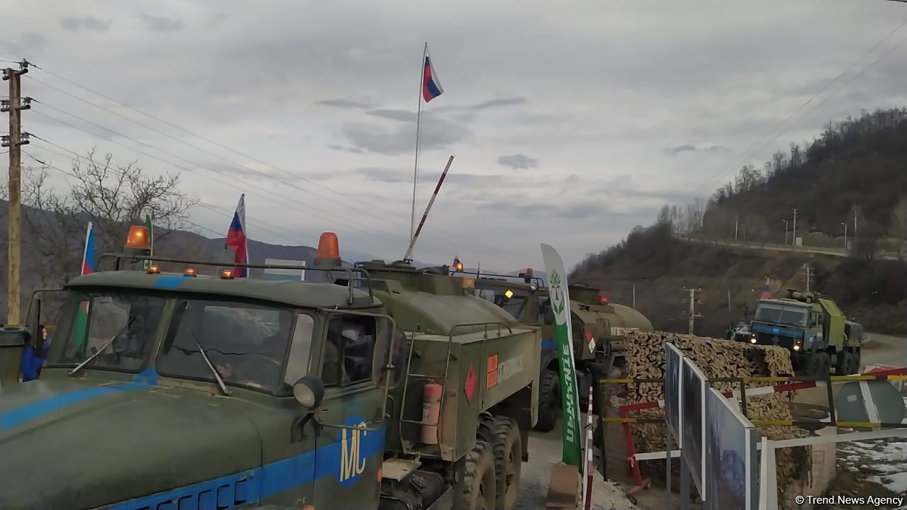 Vehicles of Russian peacekeepers pass freely along Azerbaijan's Lachin-Khankendi road (PHOTO)