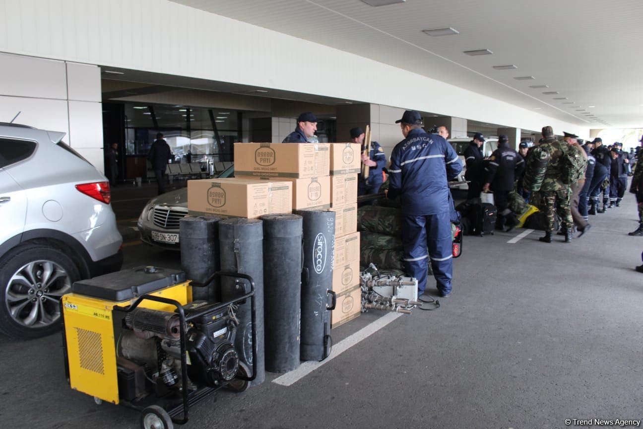 Azerbaijanis doing search & rescue operations in quake-hit Türkiye (PHOTO)