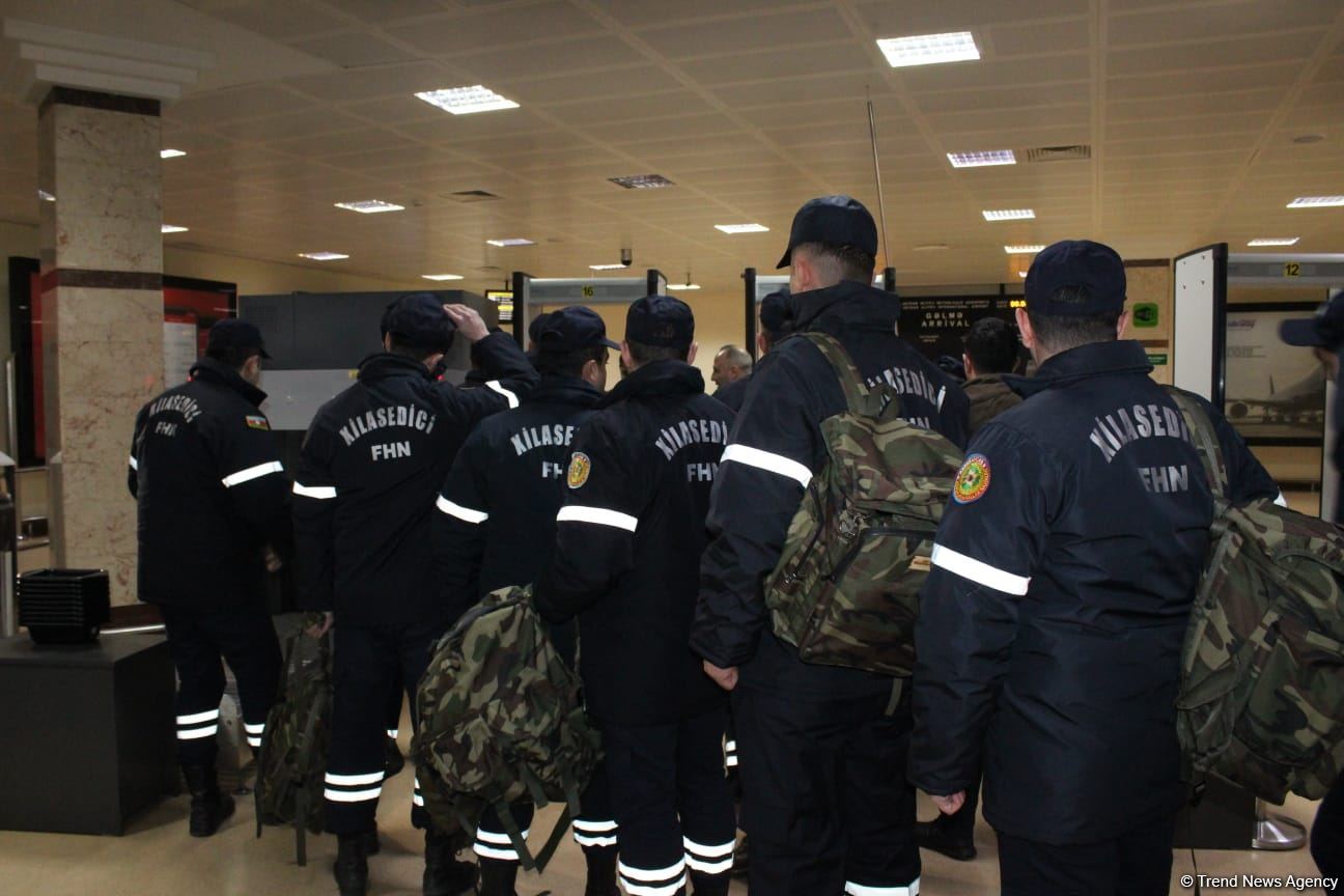 Azerbaijanis doing search & rescue operations in quake-hit Türkiye (PHOTO)