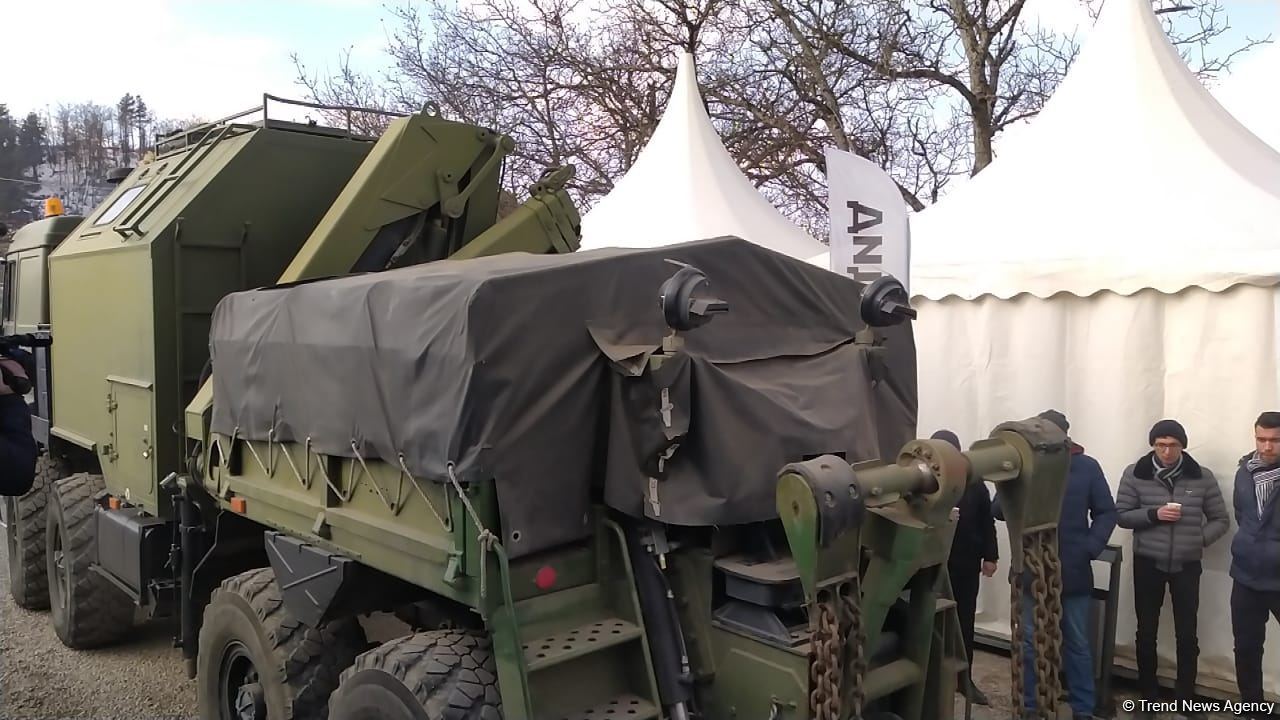 Supply vehicles of Russian peacekeepers pass freely along Azerbaijan's Lachin-Khankendi road (PHOTO)