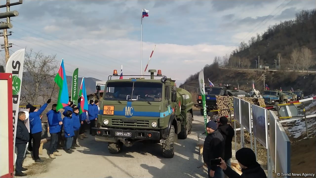 Supply vehicles of Russian peacekeepers pass freely along Azerbaijan's Lachin-Khankendi road (PHOTO)