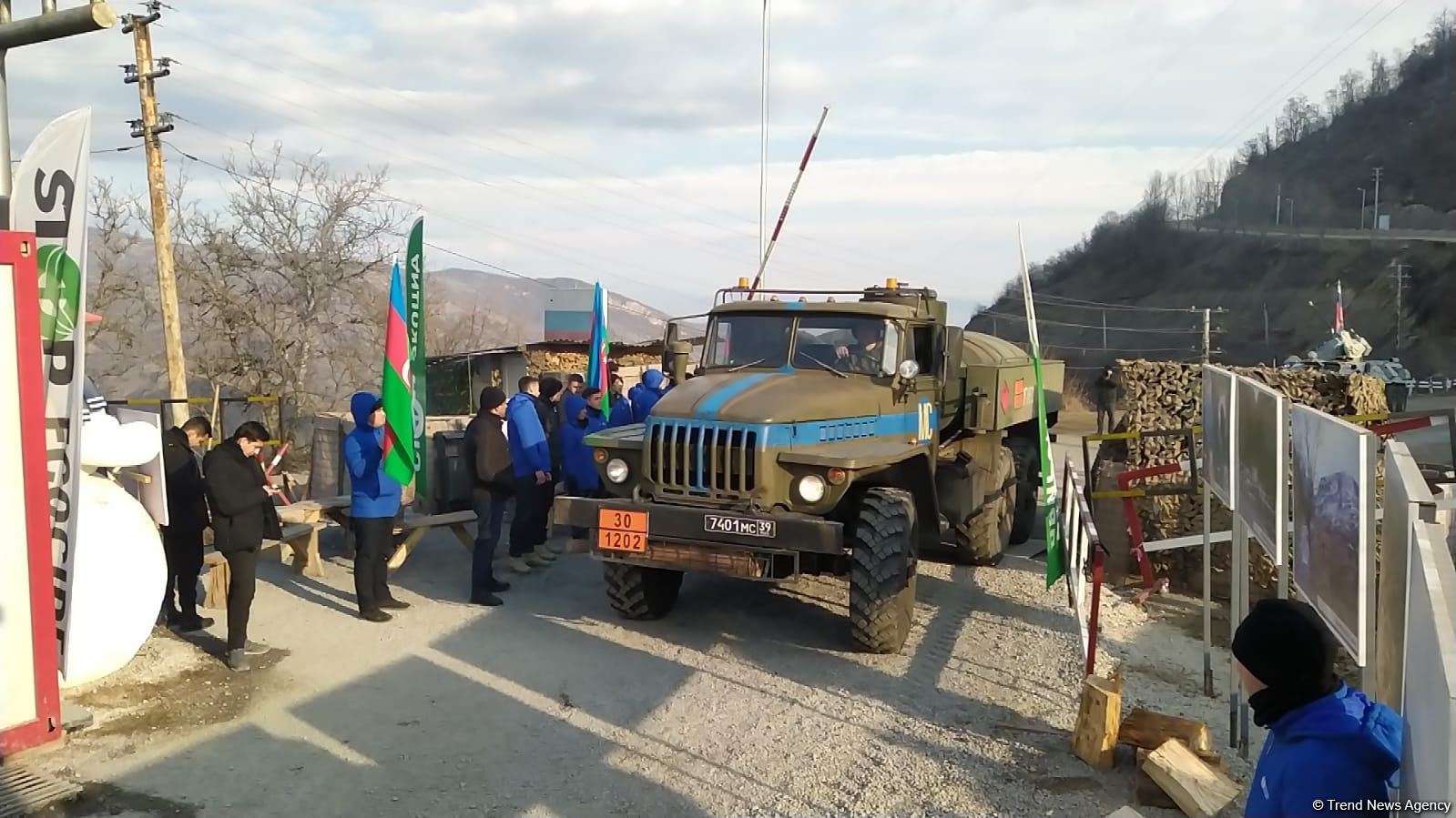 Vehicles of Russian peacekeepers pass freely along Azerbaijan's Lachin-Khankendi road (PHOTO)