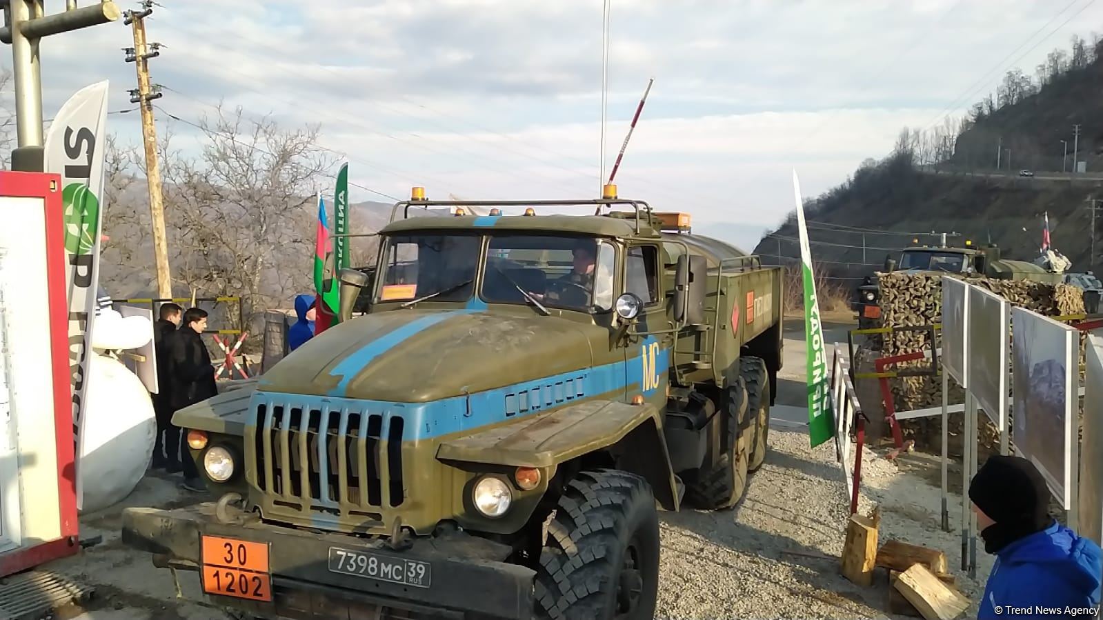 Vehicles of Russian peacekeepers pass freely along Azerbaijan's Lachin-Khankendi road (PHOTO)