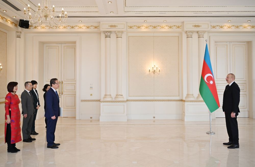 President Ilham Aliyev receives credentials of new ambassador of Vietnam to Azerbaijan (PHOTO)
