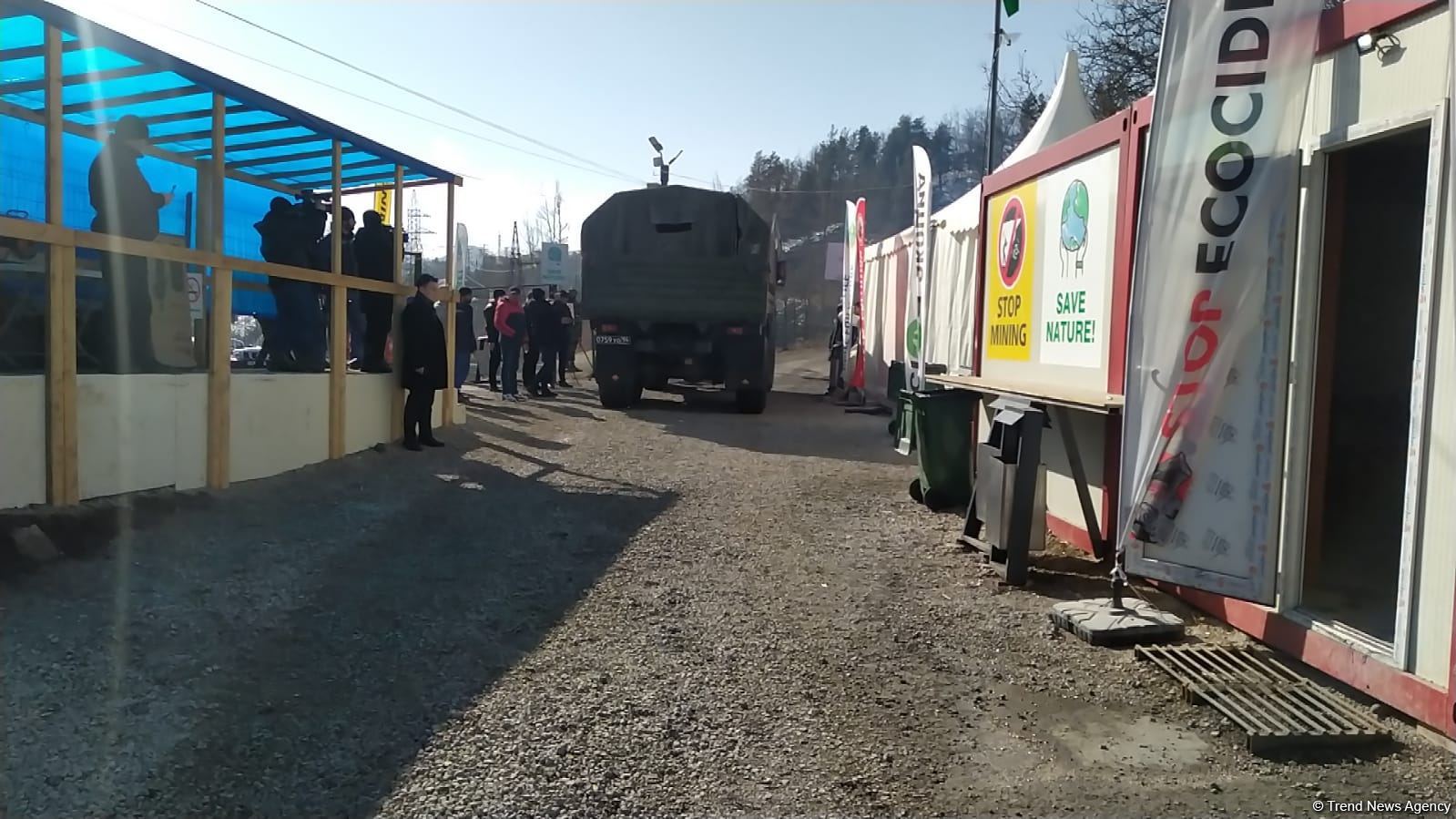 Trucks of Russian peacekeepers move along Azerbaijan's Lachin-Khankendi road (PHOTO)