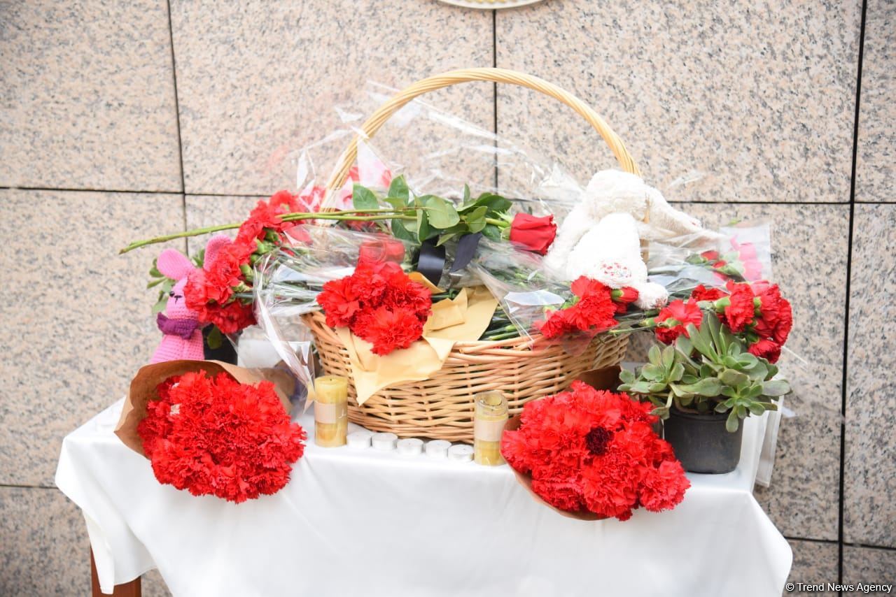 Azerbaijani citizens honor memory of victims of earthquake in Türkiye (PHOTO/VIDEO)