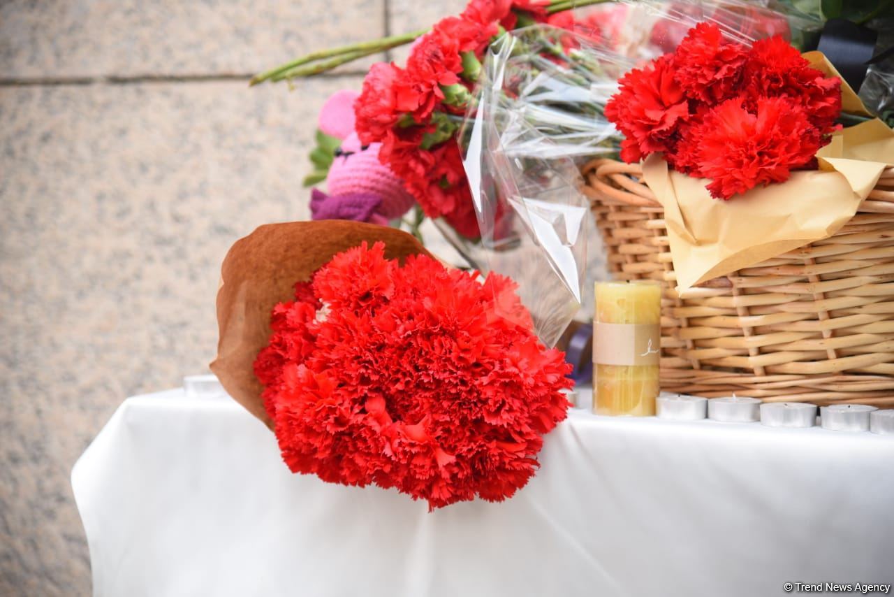 Azerbaijani citizens honor memory of victims of earthquake in Türkiye (PHOTO/VIDEO)