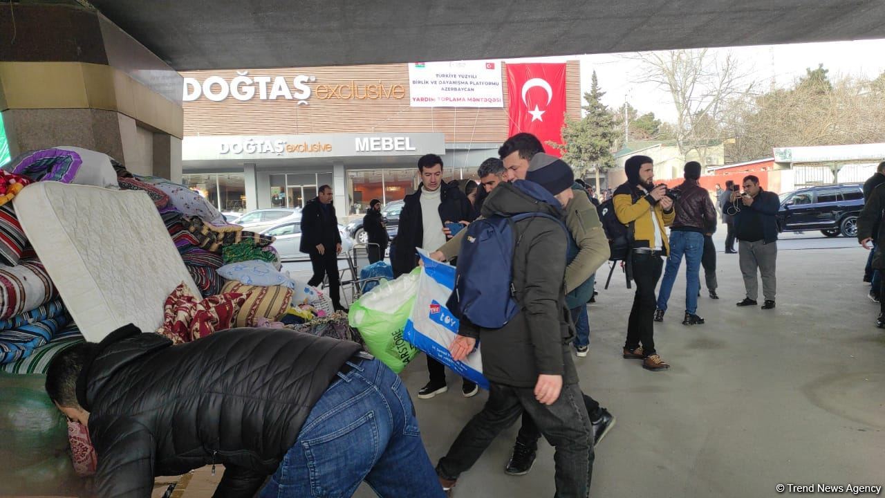 Azerbaijani citizens collecting humanitarian aid for quake-affected people in fraternal Türkiye (PHOTO/VIDEO)