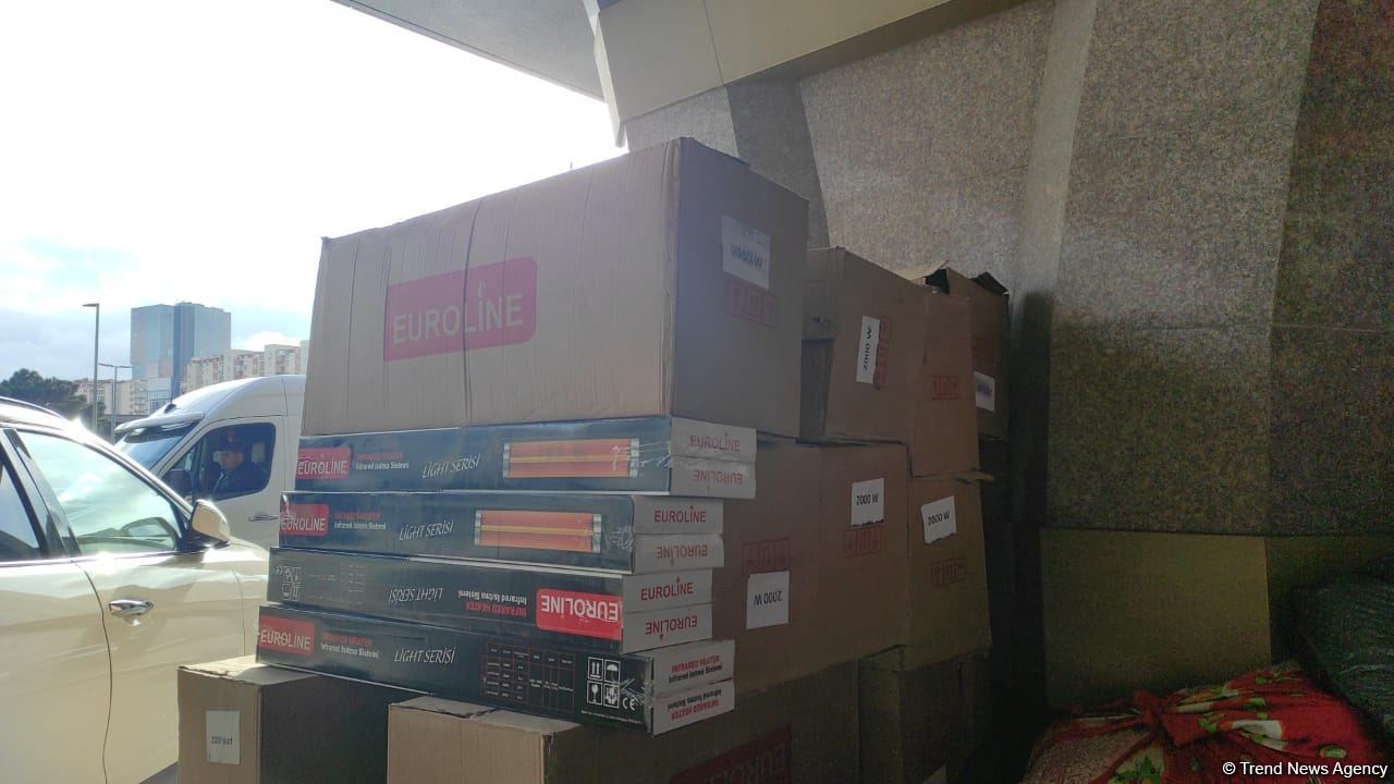 Azerbaijani citizens collecting humanitarian aid for quake-affected people in fraternal Türkiye (PHOTO/VIDEO)