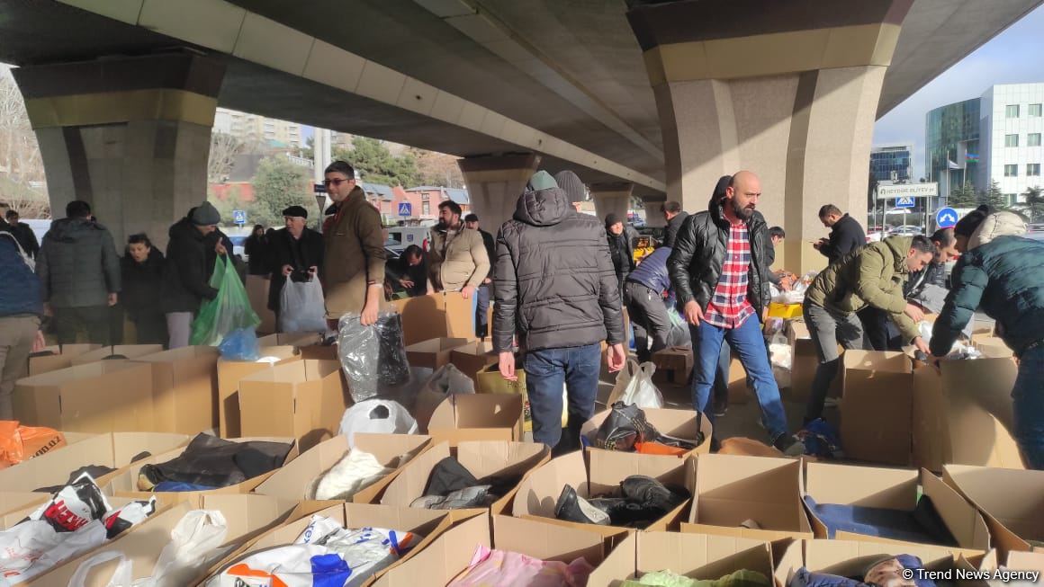Azerbaijani citizens collecting humanitarian aid for quake-affected people in fraternal Türkiye (PHOTO/VIDEO)