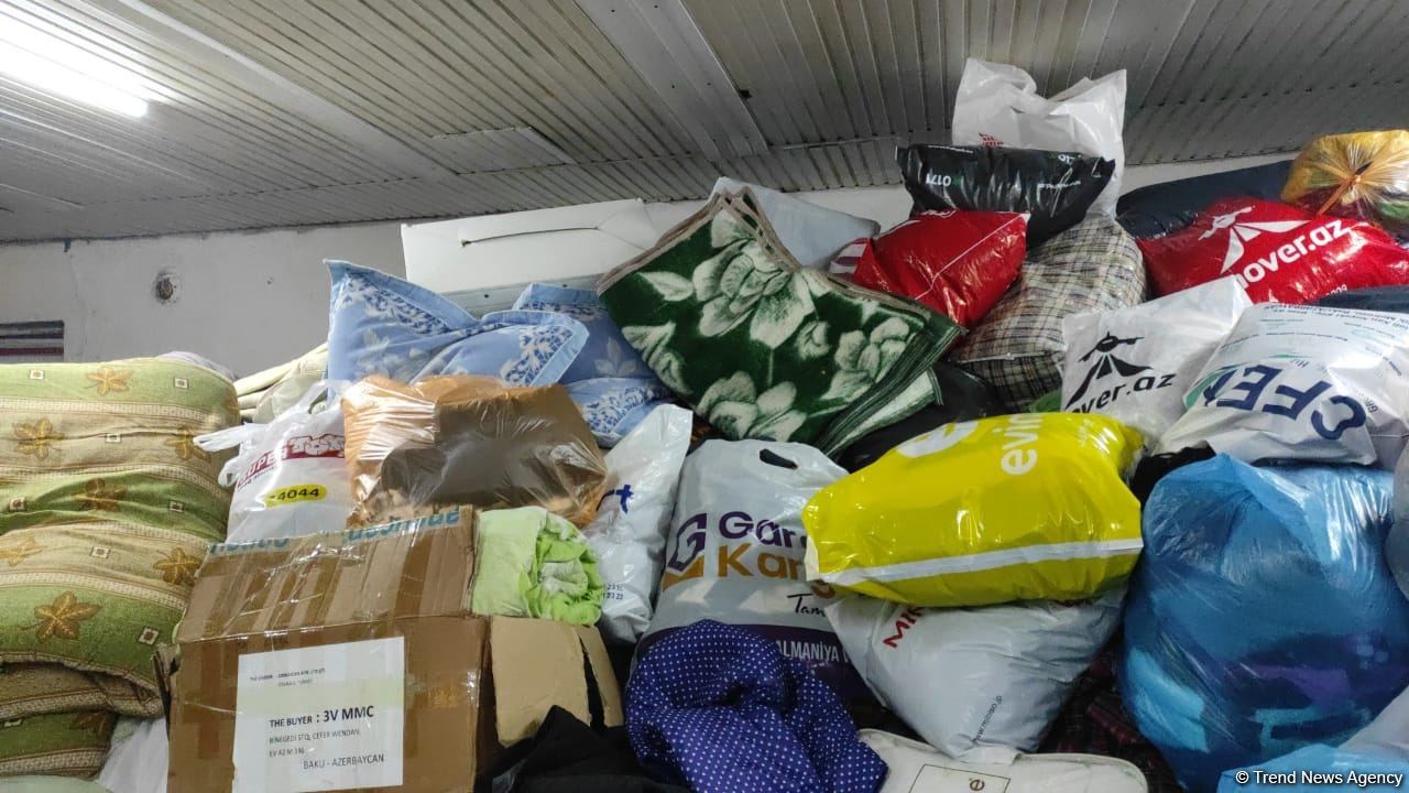 Azerbaijani citizens collecting humanitarian aid for quake-affected people in fraternal Türkiye (PHOTO/VIDEO)