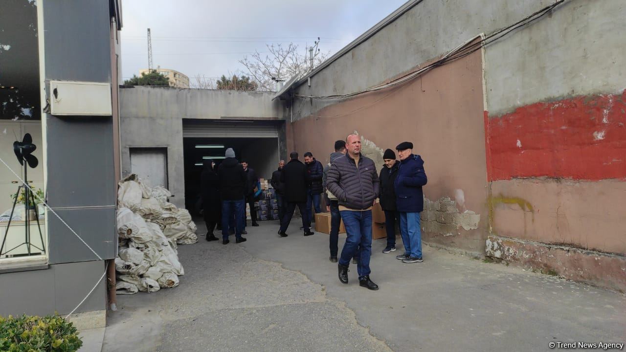 Azerbaijani citizens collecting humanitarian aid for quake-affected people in fraternal Türkiye (PHOTO/VIDEO)