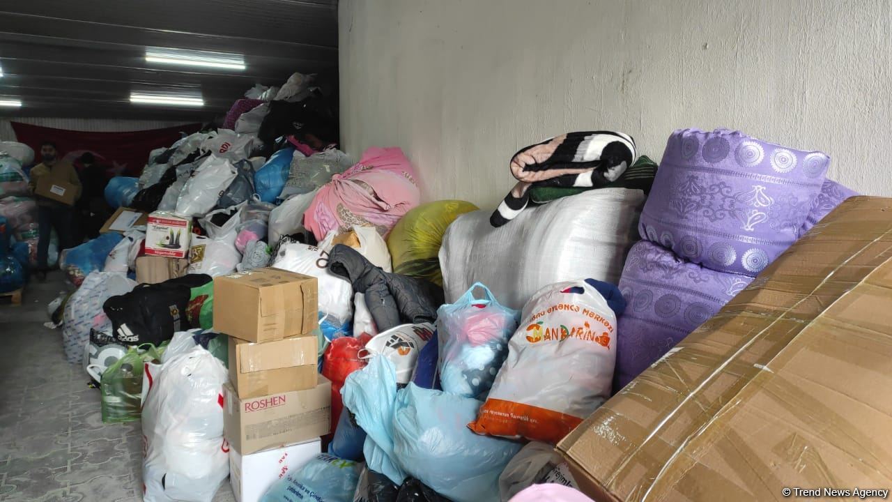Azerbaijani citizens collecting humanitarian aid for quake-affected people in fraternal Türkiye (PHOTO/VIDEO)
