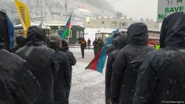 Peaceful protest of Azerbaijani eco-activists continues on Lachin-Khankendi road (PHOTO)