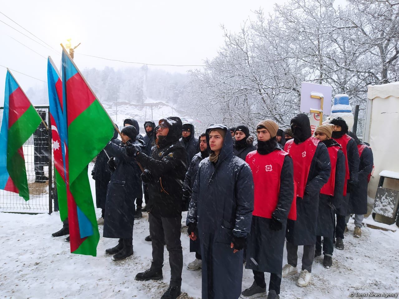 Peaceful protest of Azerbaijani eco-activists continues on Lachin-Khankendi road (PHOTO)