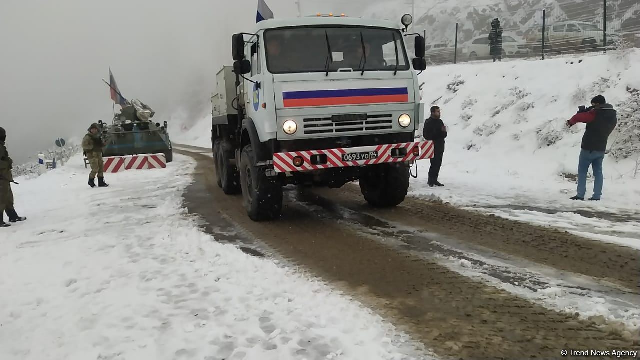 Convoy of Russian peacekeepers moves freely along Azerbaijan's Lachin-Khankendi road (PHOTO)
