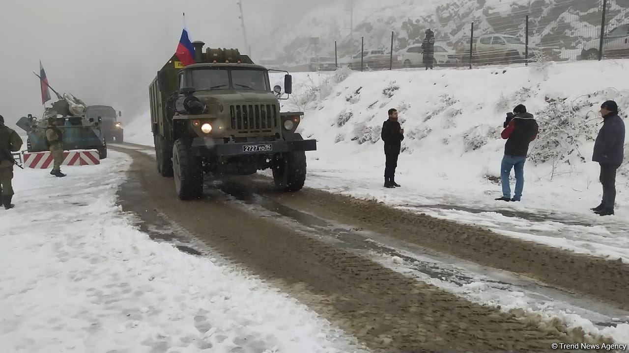 Convoy of Russian peacekeepers moves freely along Azerbaijan's Lachin-Khankendi road (PHOTO)