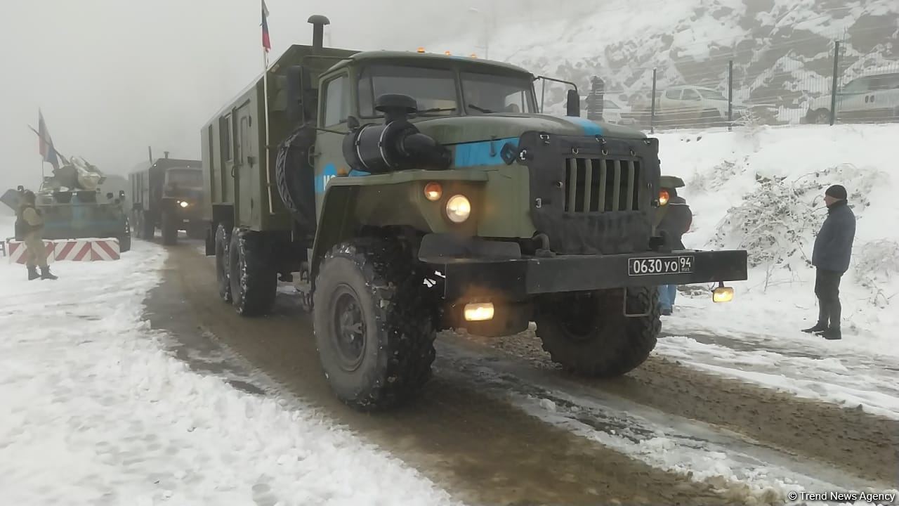 Convoy of Russian peacekeepers moves freely along Azerbaijan's Lachin-Khankendi road (PHOTO)