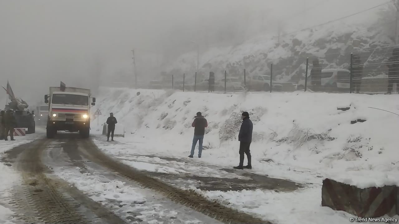 Convoy of Russian peacekeepers moves freely along Azerbaijan's Lachin-Khankendi road (PHOTO)