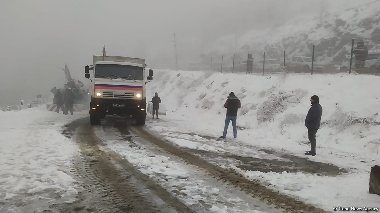Convoy of Russian peacekeepers moves freely along Azerbaijan's Lachin-Khankendi road (PHOTO)