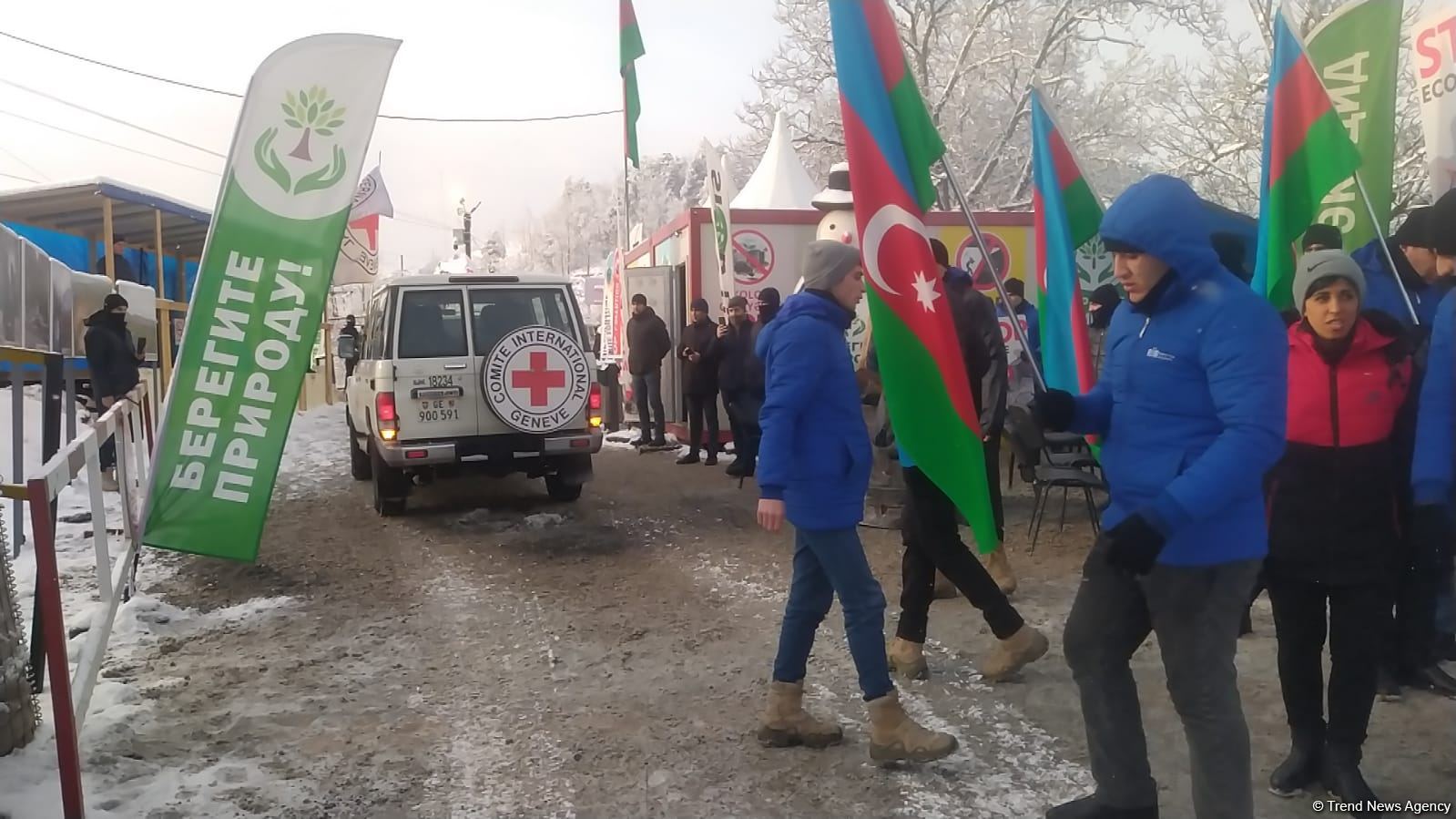 Four ICRC vehicles move freely along Azerbaijan's Lachin-Khankendi road (PHOTO)