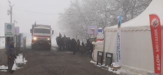 Supply vehicles of Russian peacekeepers pass freely along Azerbaijan's Lachin-Khankendi road (PHOTO)