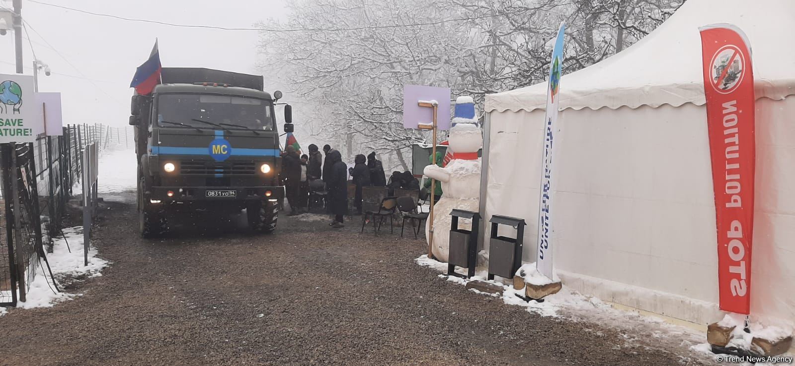 Supply vehicles of Russian peacekeepers pass freely along Azerbaijan's Lachin-Khankendi road (PHOTO)