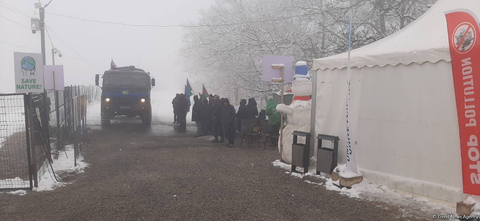 Supply vehicles of Russian peacekeepers pass freely along Azerbaijan's Lachin-Khankendi road (PHOTO)