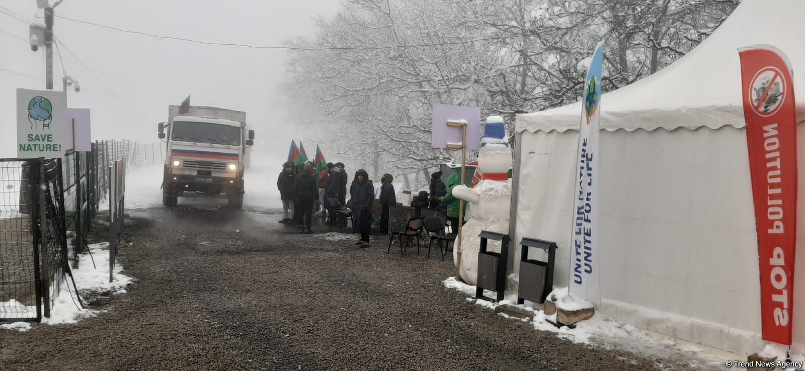 Supply vehicles of Russian peacekeepers pass freely along Azerbaijan's Lachin-Khankendi road (PHOTO)