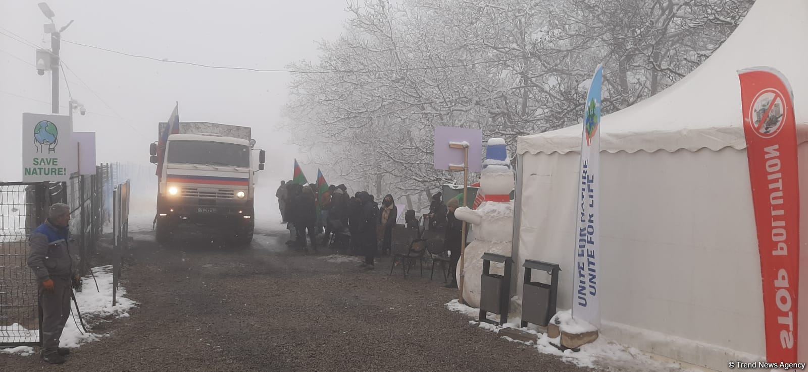 Supply vehicles of Russian peacekeepers pass freely along Azerbaijan's Lachin-Khankendi road (PHOTO)