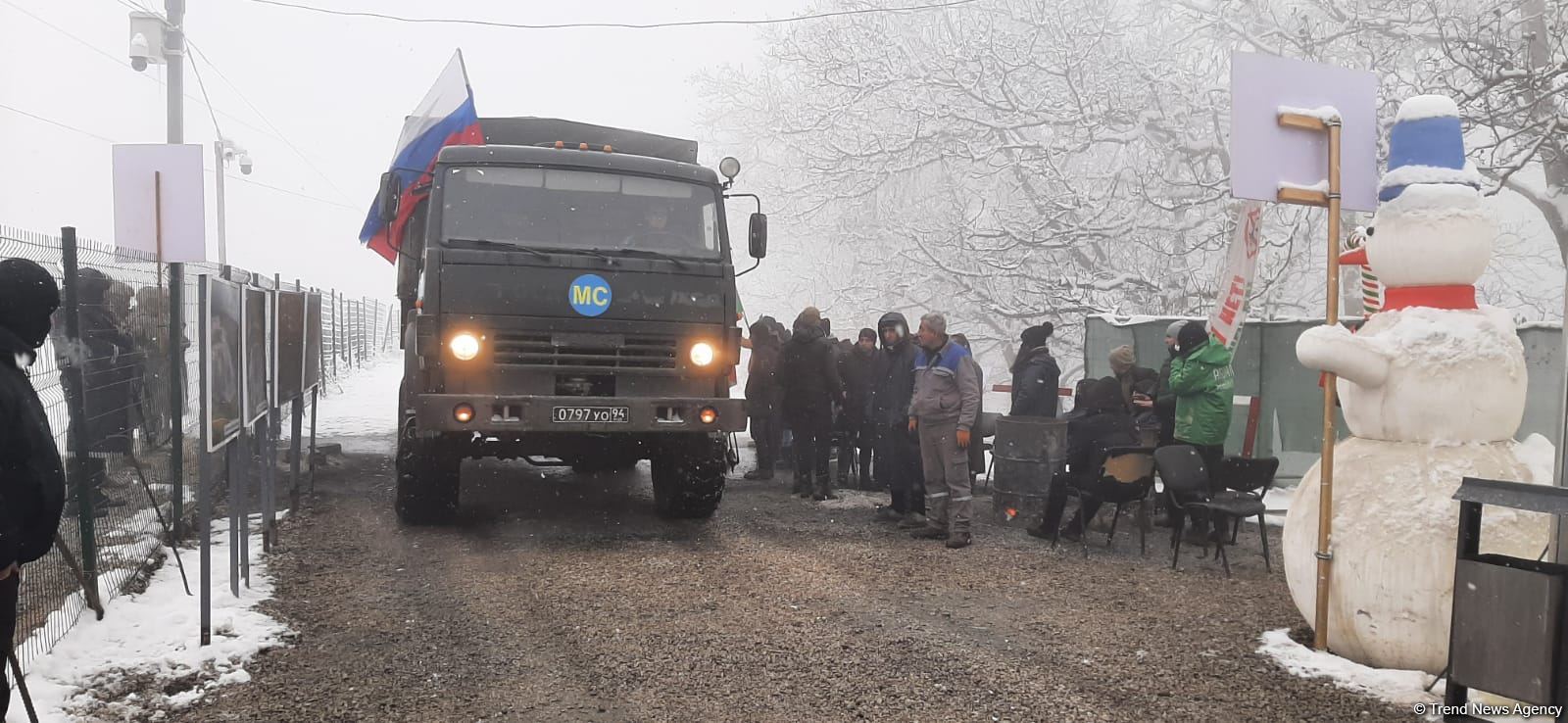 Supply vehicles of Russian peacekeepers pass freely along Azerbaijan's Lachin-Khankendi road (PHOTO)