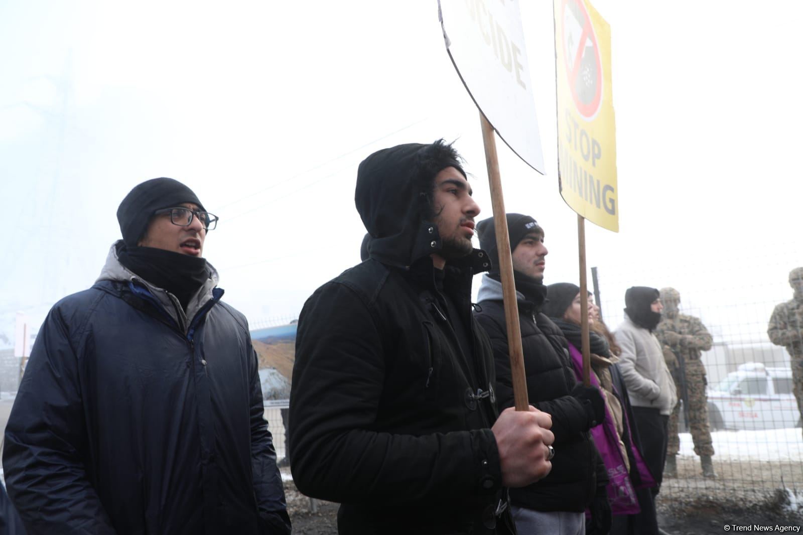 Peaceful protest of Azerbaijani eco-activists continues on Lachin-Khankendi road (PHOTO)