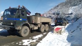 Trucks of Russian peacekeepers pass freely along Azerbaijan's Lachin-Khankendi road (PHOTO)