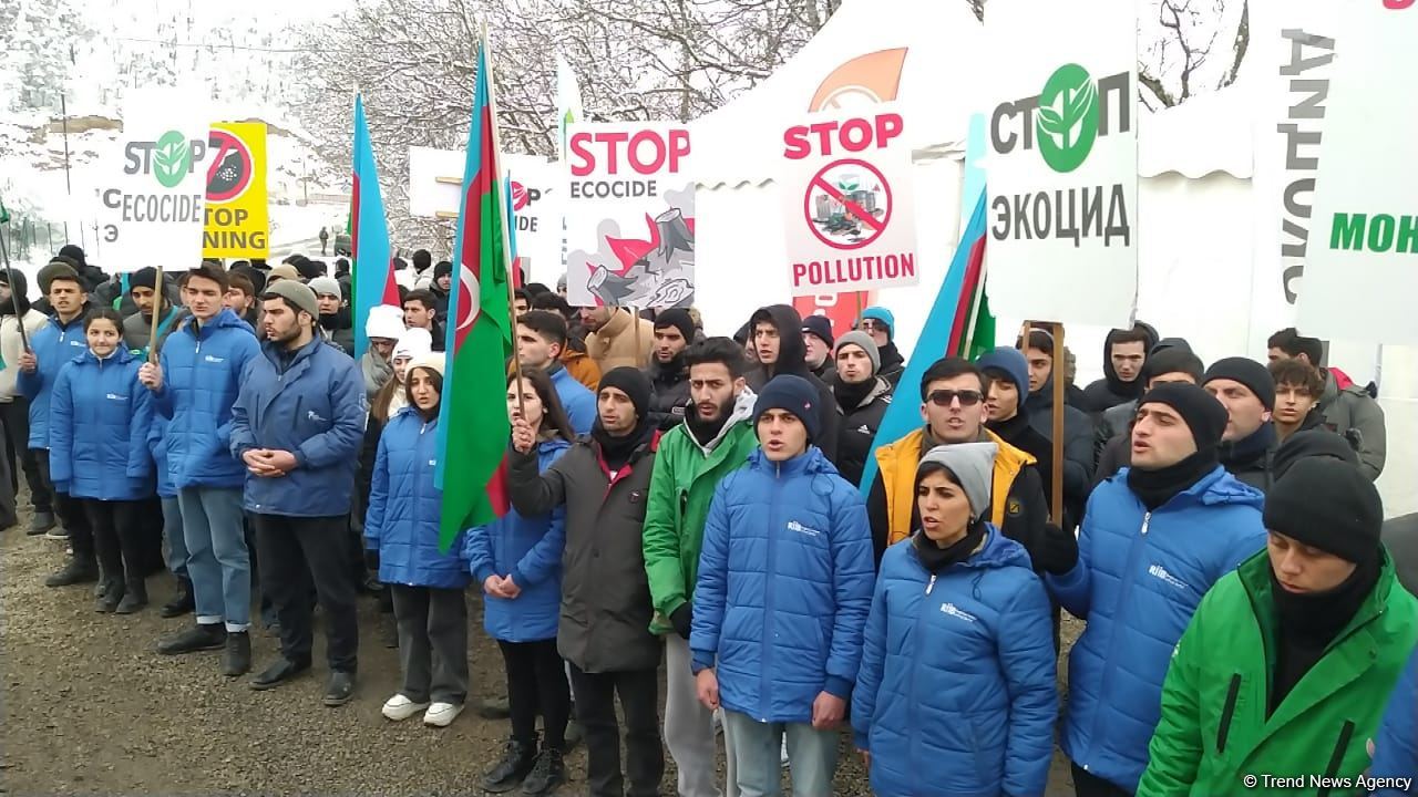 Peaceful protest on Lachin-Khankendi road continues (PHOTO/VIDEO)