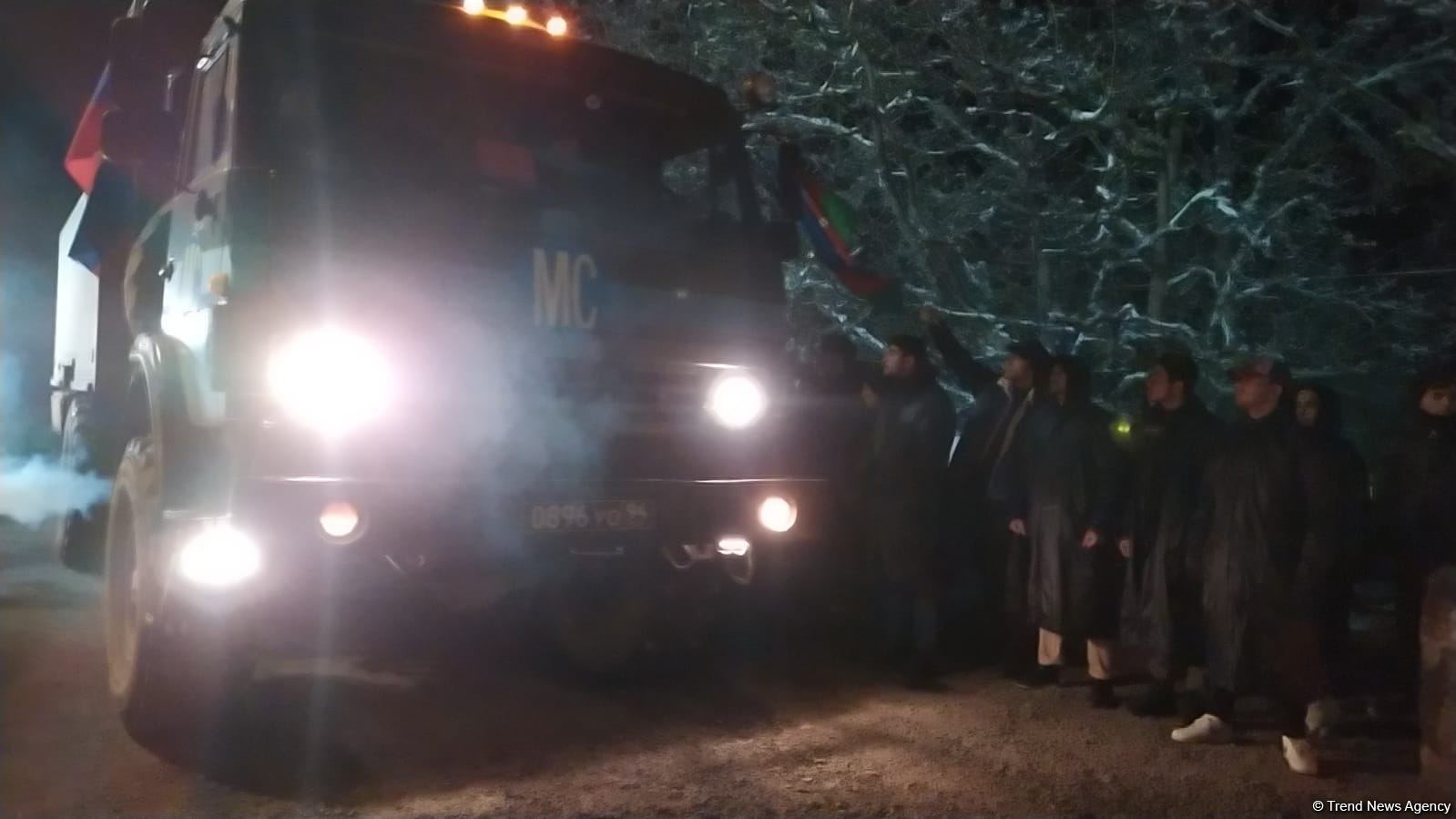 Trucks of Russian peacekeepers pass freely along Azerbaijan's Lachin-Khankendi road (PHOTO)