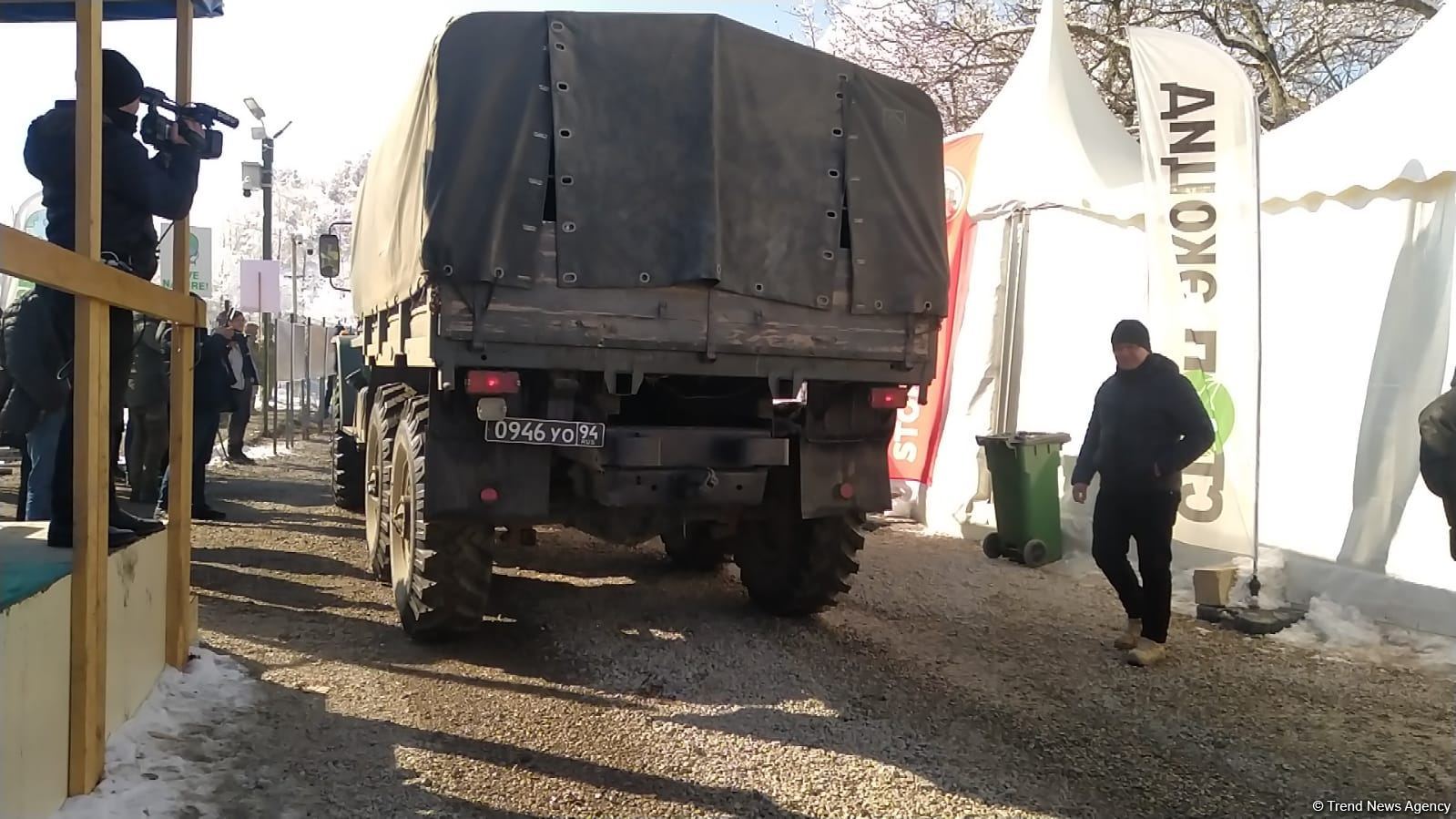 More vehicles of Russian peacekeepers pass freely along Azerbaijan's Lachin-Khankendi road (PHOTO)