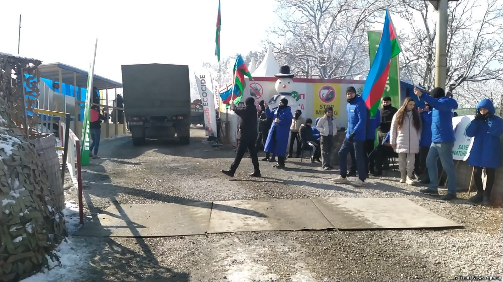 More vehicles of Russian peacekeepers pass freely along Azerbaijan's Lachin-Khankendi road (PHOTO)