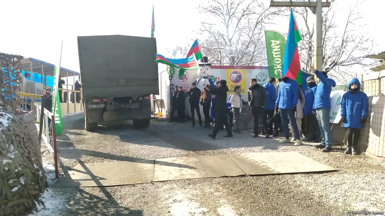More vehicles of Russian peacekeepers pass freely along Azerbaijan's Lachin-Khankendi road (PHOTO)