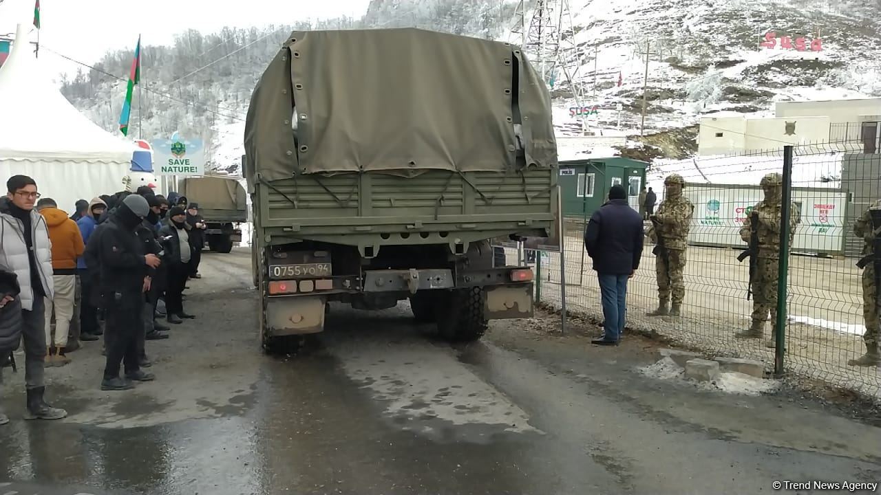 More vehicles of Russian peacekeepers move freely along Azerbaijan's Lachin-Khankendi road (PHOTO)