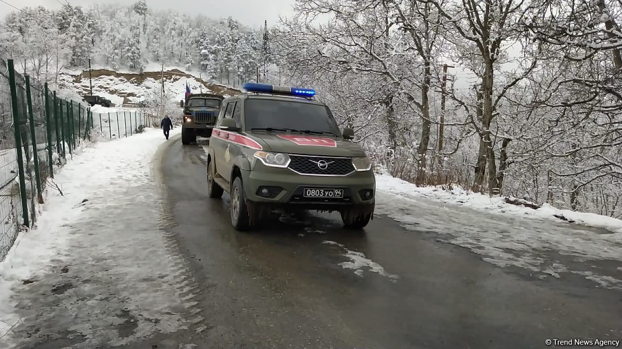 More vehicles of Russian peacekeepers move freely along Azerbaijan's Lachin-Khankendi road (PHOTO)